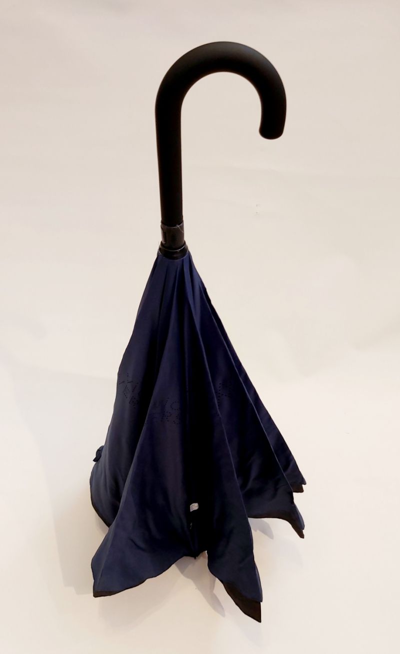 Parapluie inversé pour homme et femme noir doublé bleu marine Neyrat Autun, léger et solide