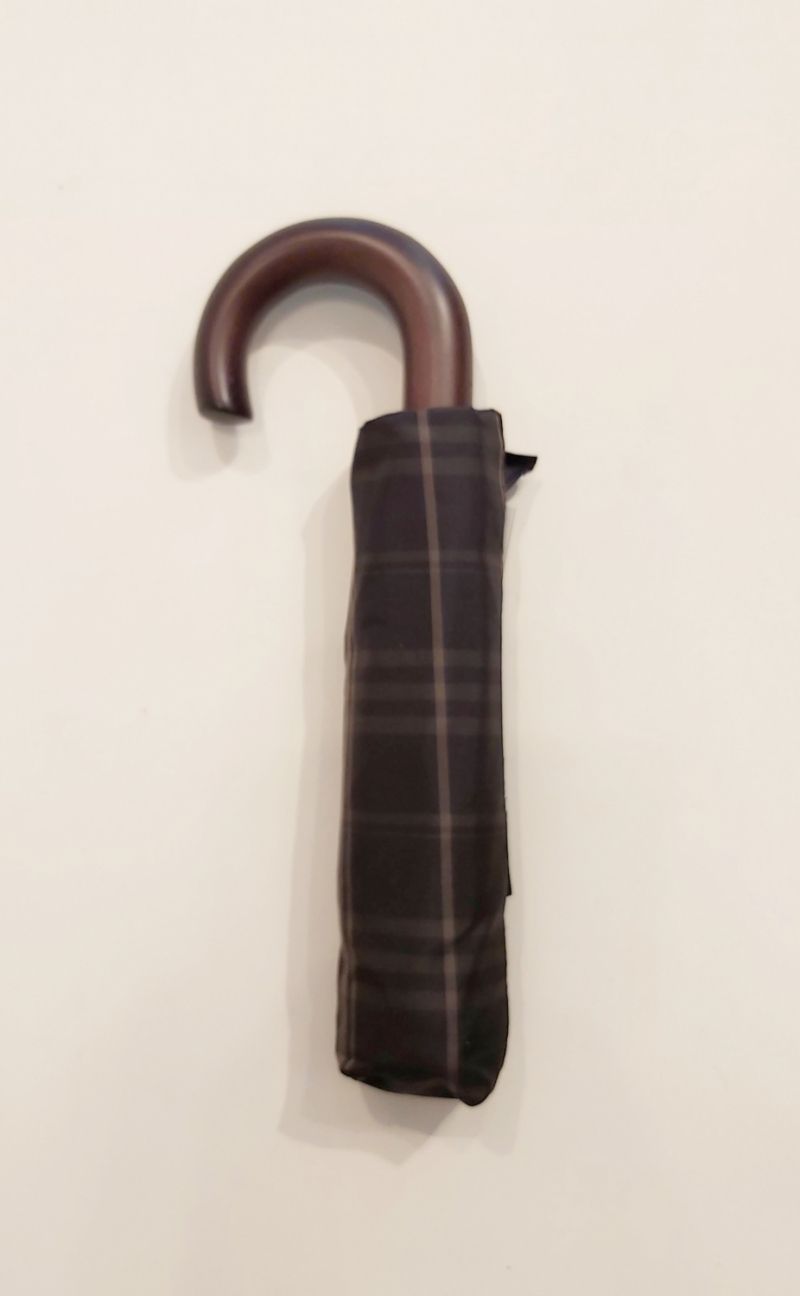 Mini parapluie pliant inversé noir fantaisie automatique poignée courbe bois foncé - le seul robuste