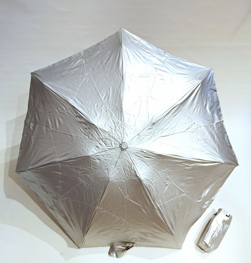 Parapluie micro 15.5 cm anti uv argenté et intérieur bordeaux - UPF à 100% - léger & Efficace