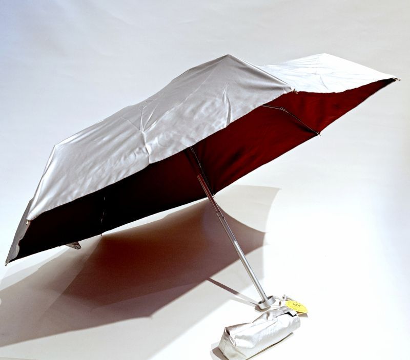 Parapluie micro 15.5 cm anti uv argenté et intérieur bordeaux - UPF à 100% - léger & Efficace