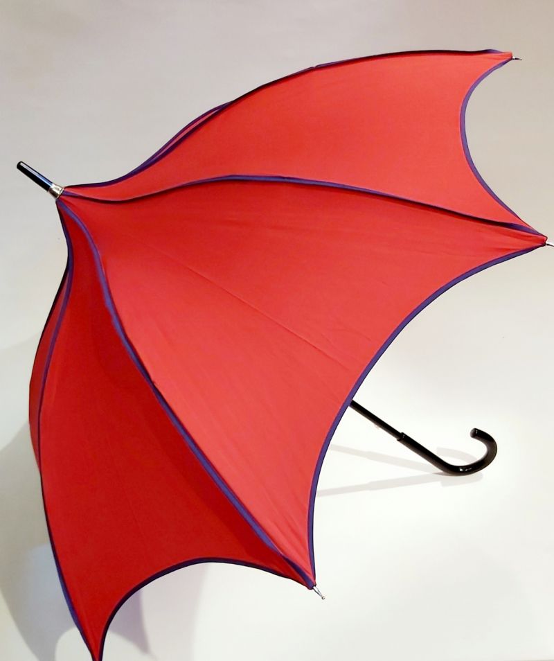 EXCLUSIVITE : Parapluie long pagode uni rouge gansé par Guy de Jean, anti vent & original