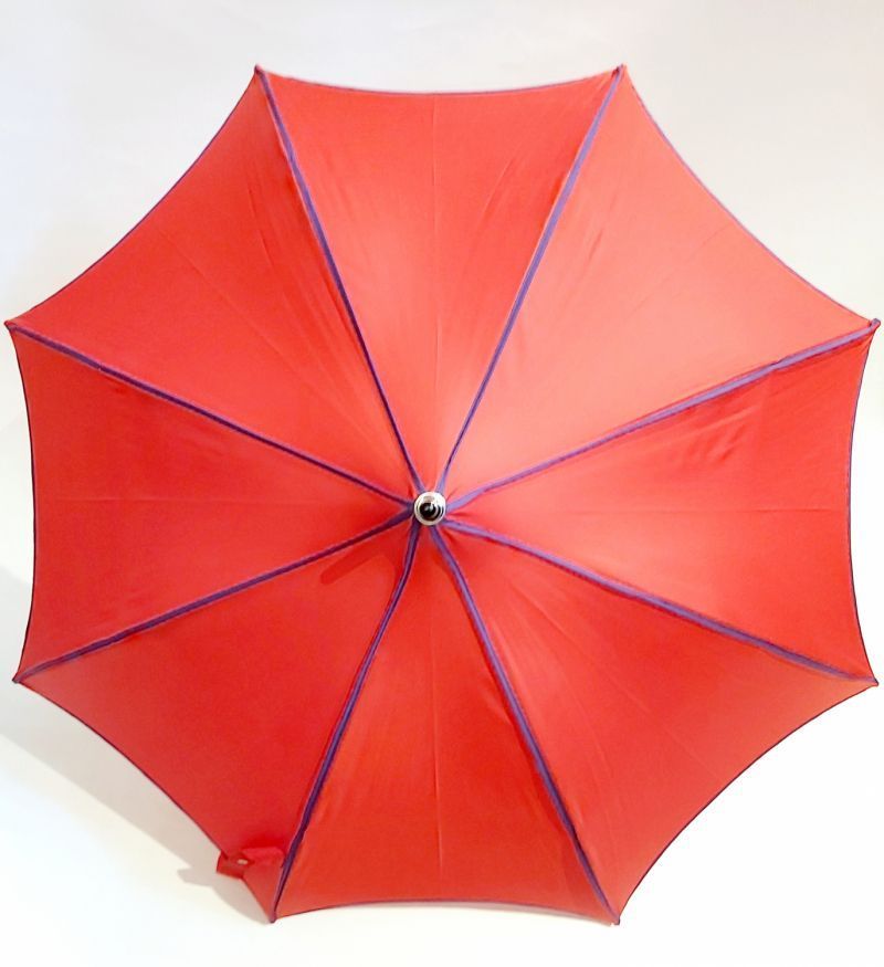 EXCLUSIVITE : Parapluie long pagode uni rouge gansé par Guy de Jean, anti vent & original