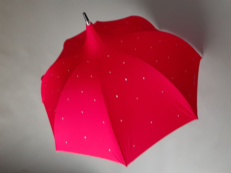 Parapluie Chantal Thomass de luxe pagode uni rouge avec des strass Swarovski, original et résistant