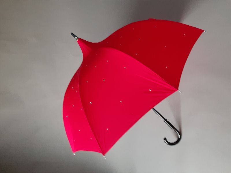 Parapluie Chantal Thomass de luxe pagode uni rouge avec des strass Swarovski, original et résistant