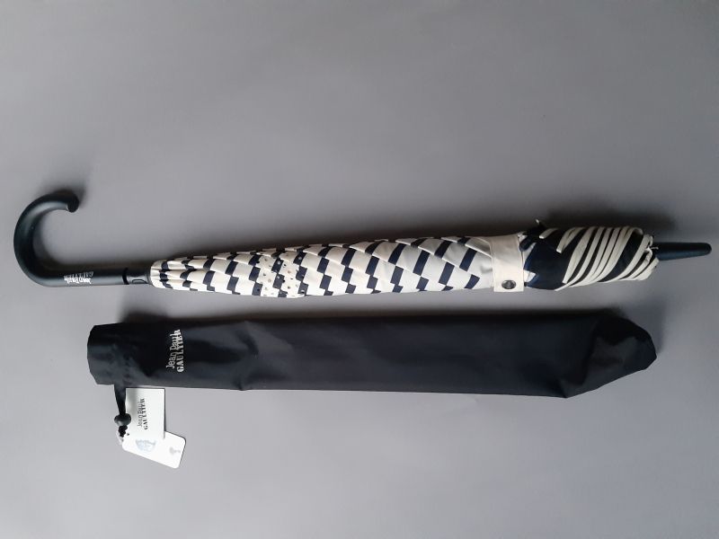 Parapluie inversé femme homme doublé noir imprimé rayures bleu marine ivoire Jean Paul Gaultier, original & résistant
