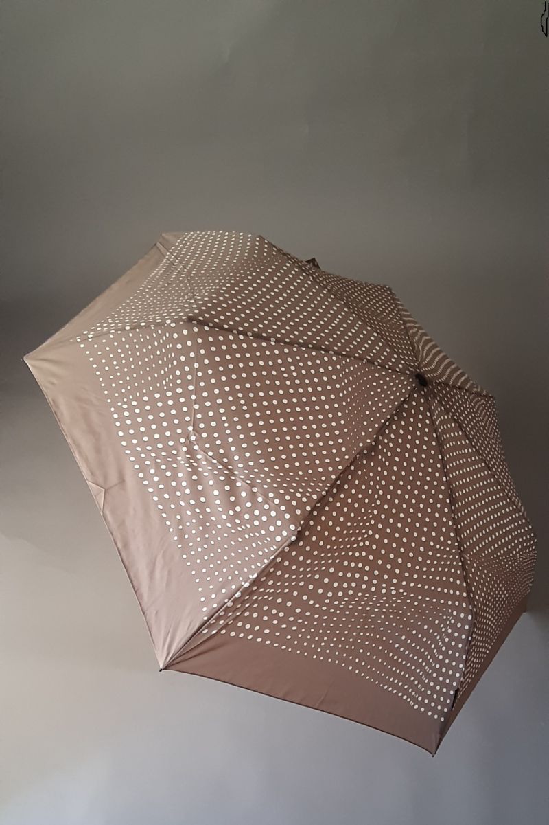 Parapluie pliable manuel imprimé taupe à pois blanc en carbonflex Knirps, léger 190 g et grand