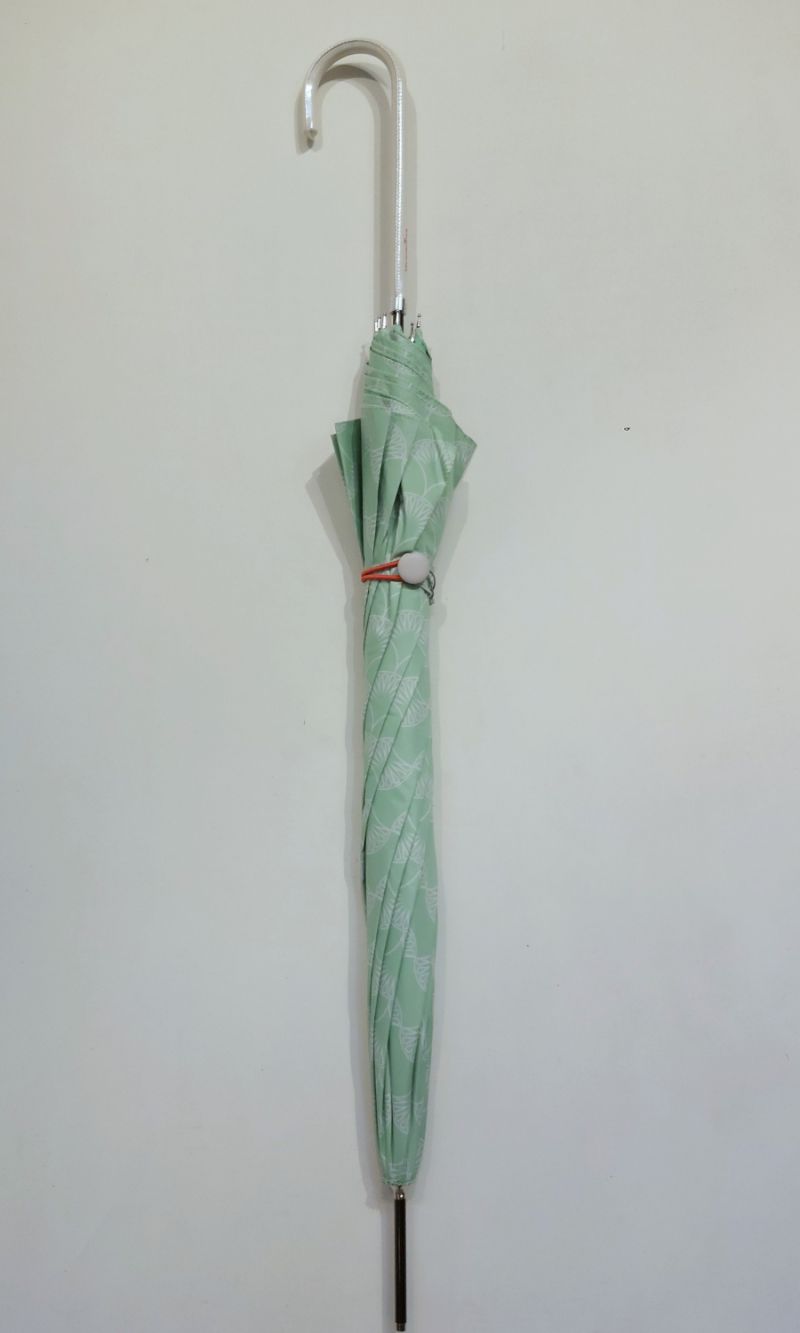 Parapluie tissu anti uv UPF50 long vert d'eau & blanc fantaisie Ezpeleta, léger et résistant