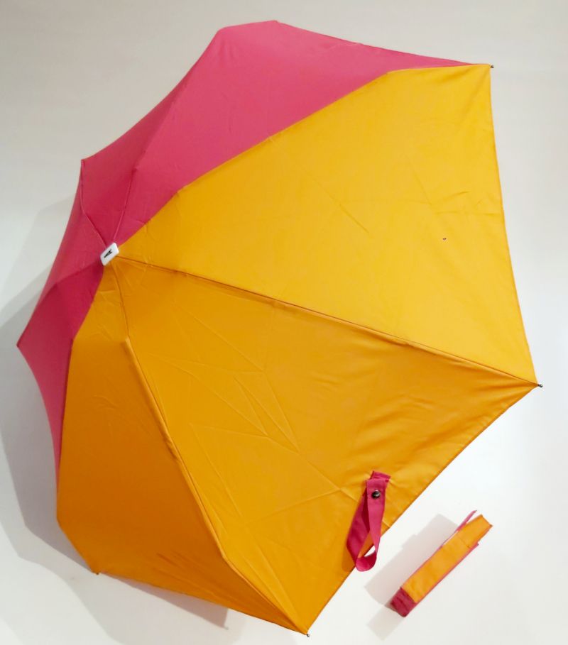 Mini parapluie pliant plat de poche bicolore Josephine tissu recyclé fuchsia et orange pg bois Anatole - léger & solide