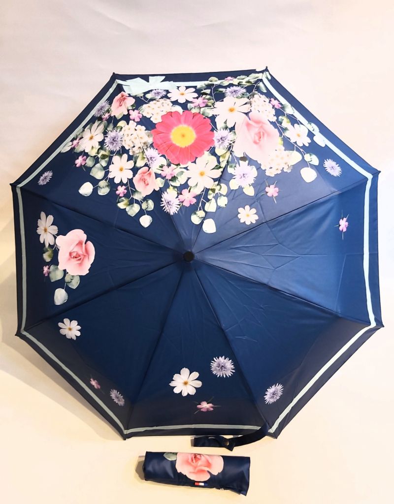 Parapluie mini pliant open-close bleu marine à motif floral blanc Neyrat Autun, léger & solide