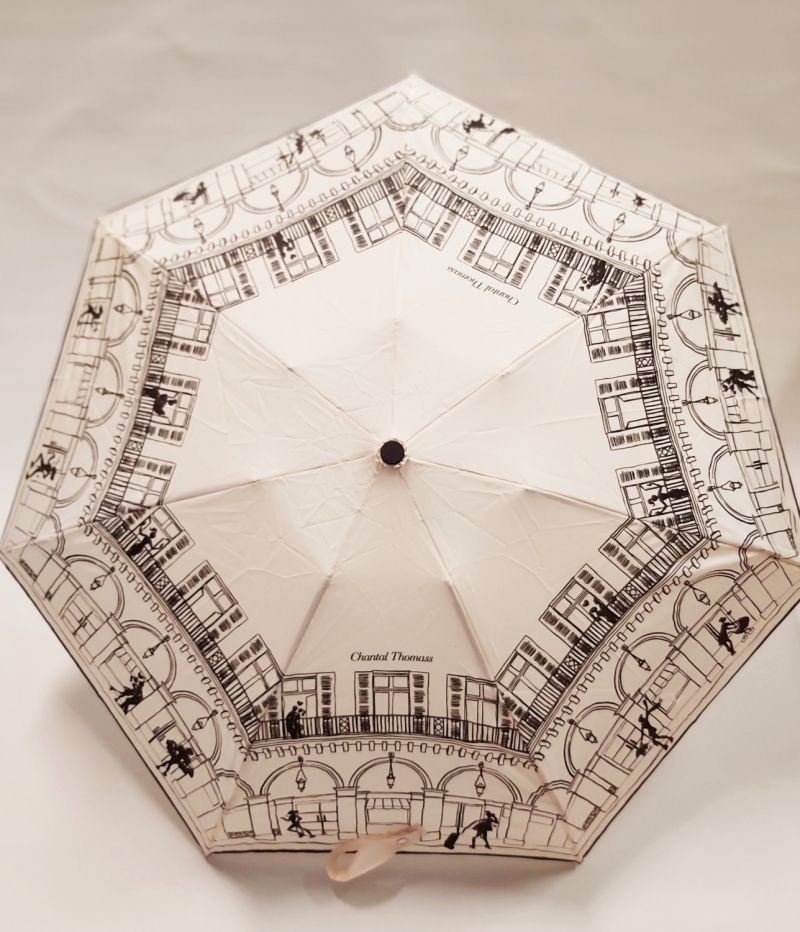 Parapluie Chantal Thomass micro pliant open-close ivoire rue rivoli à Paris, léger et solide