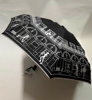 Parapluie Chantal Thomass micro pliant open-close noir rue rivoli à Paris, léger et solide