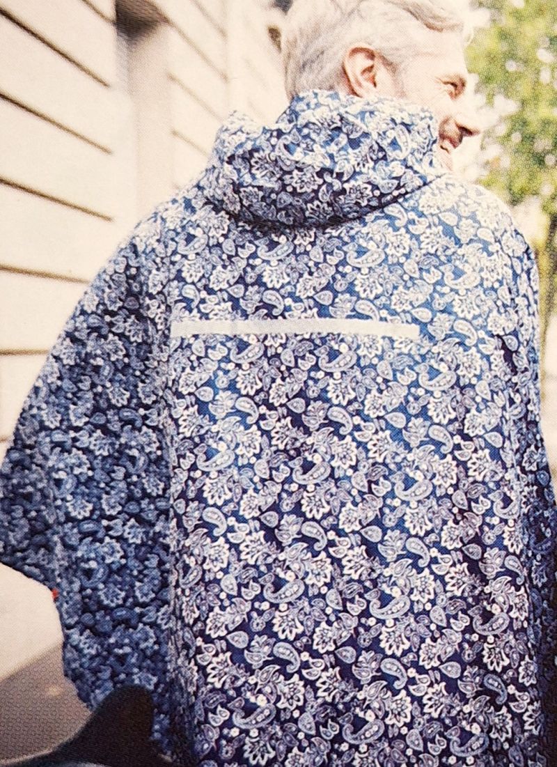 Poncho en bleu marine imprimé - Bande réfléchissante - Poche poitrine zippé rouge - vêtement de pluie 