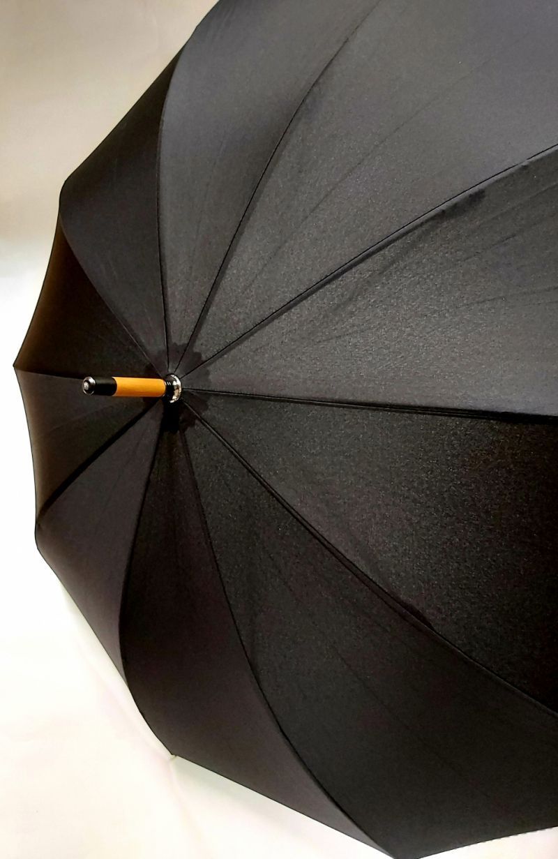 Parapluie long noir manuel 10 baleines à poignée courbe bois P.Vaux, grand et résistant