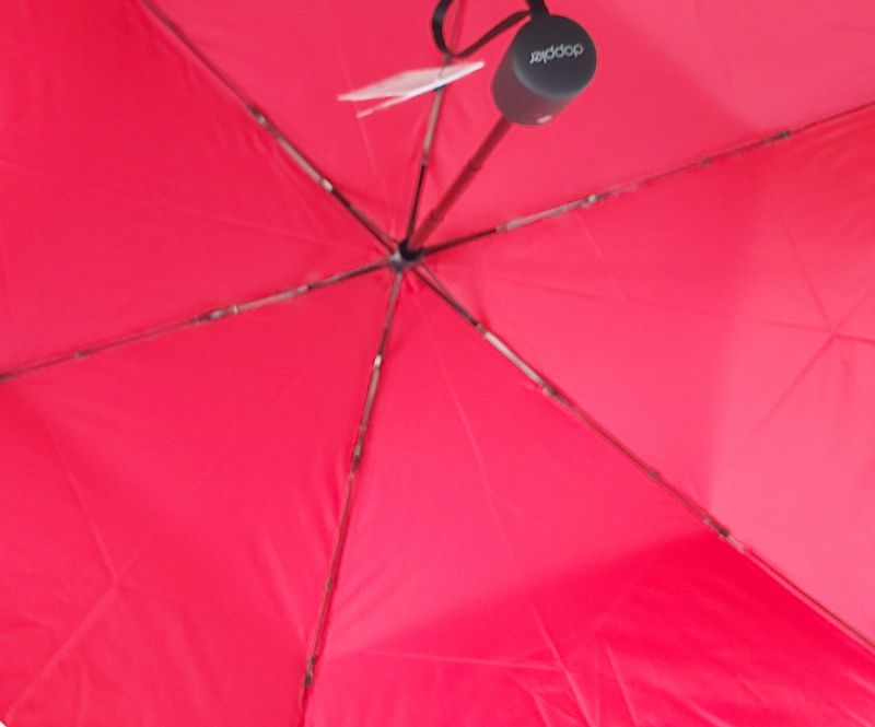 NOUVEAU : le ZERO MAGIC mini parapluie PLUME 176 g EXTRA FIN pliant rouge OPEN CLOSE Doppler, le plus léger