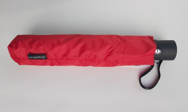 NOUVEAU : le ZERO MAGIC mini parapluie PLUME 176 g EXTRA FIN pliant rouge OPEN CLOSE Doppler, le plus léger