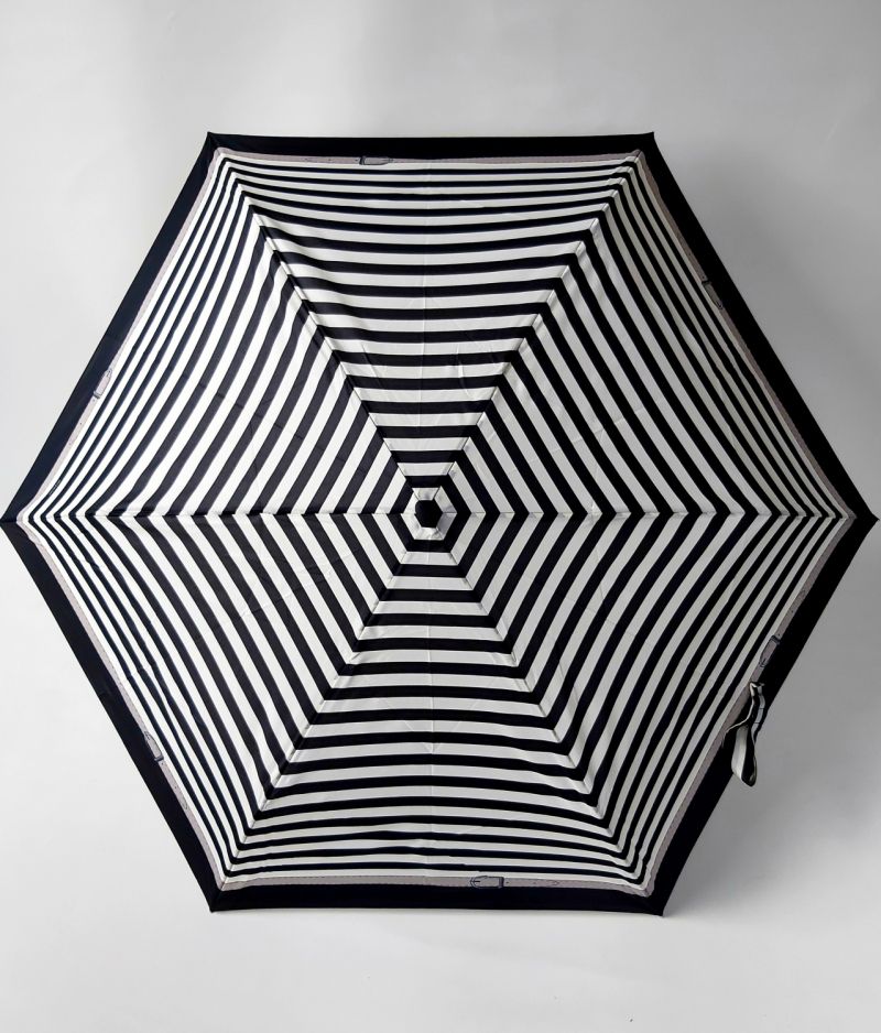  parapluie mini extra plat pliant manuel marinière noir et blanc Doppler, super fin léger et solide