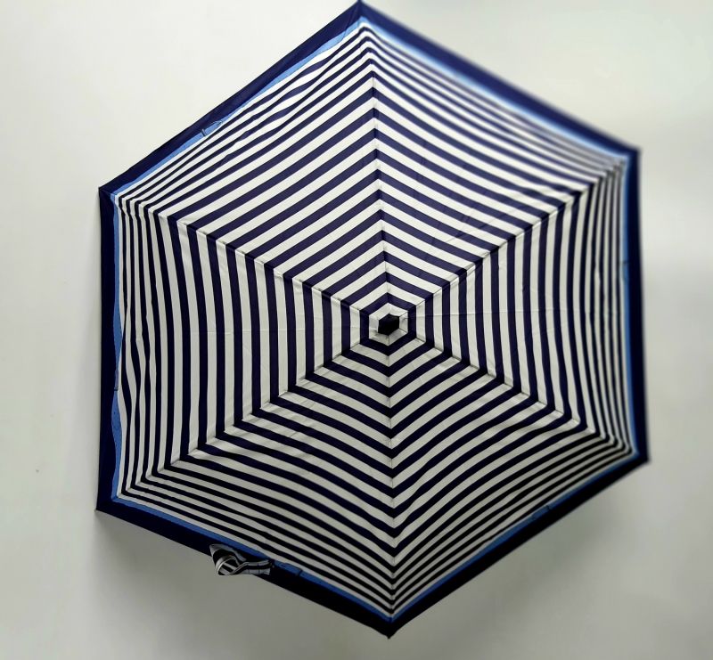 parapluie mini extra plat pliant manuel marinière bleu marine et blanc Doppler, super fin léger et solide