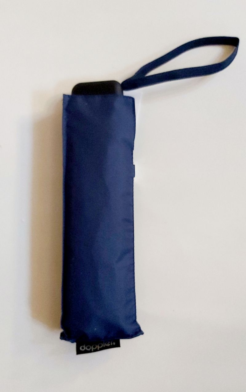  Parapluie mini extra plat pliant manuel uni bleu marine Doppler, super fin léger 190g & solide