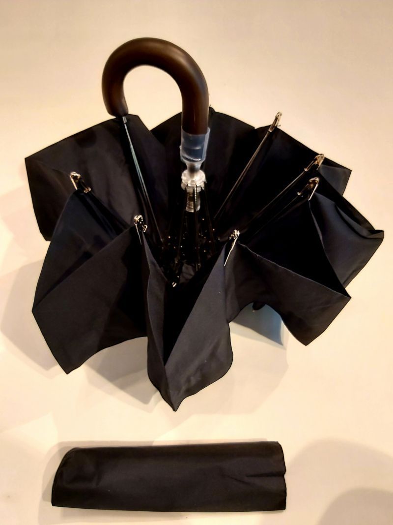 Mini parapluie pliant inversé noir automatique poignée courbe bois foncé, le seul mini robuste