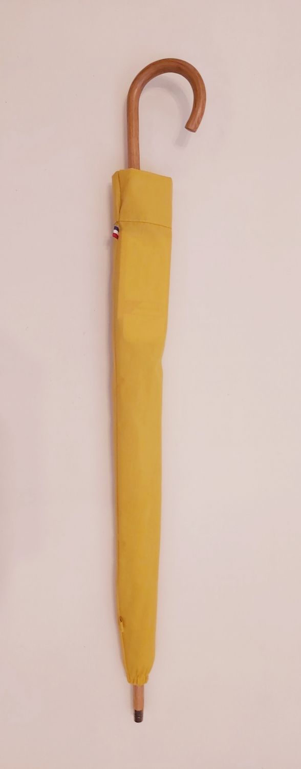 Ombrelle anti uv à 97%(uva&uvb) droite en coton jaune montage anglais en bois de chêne, légère et française