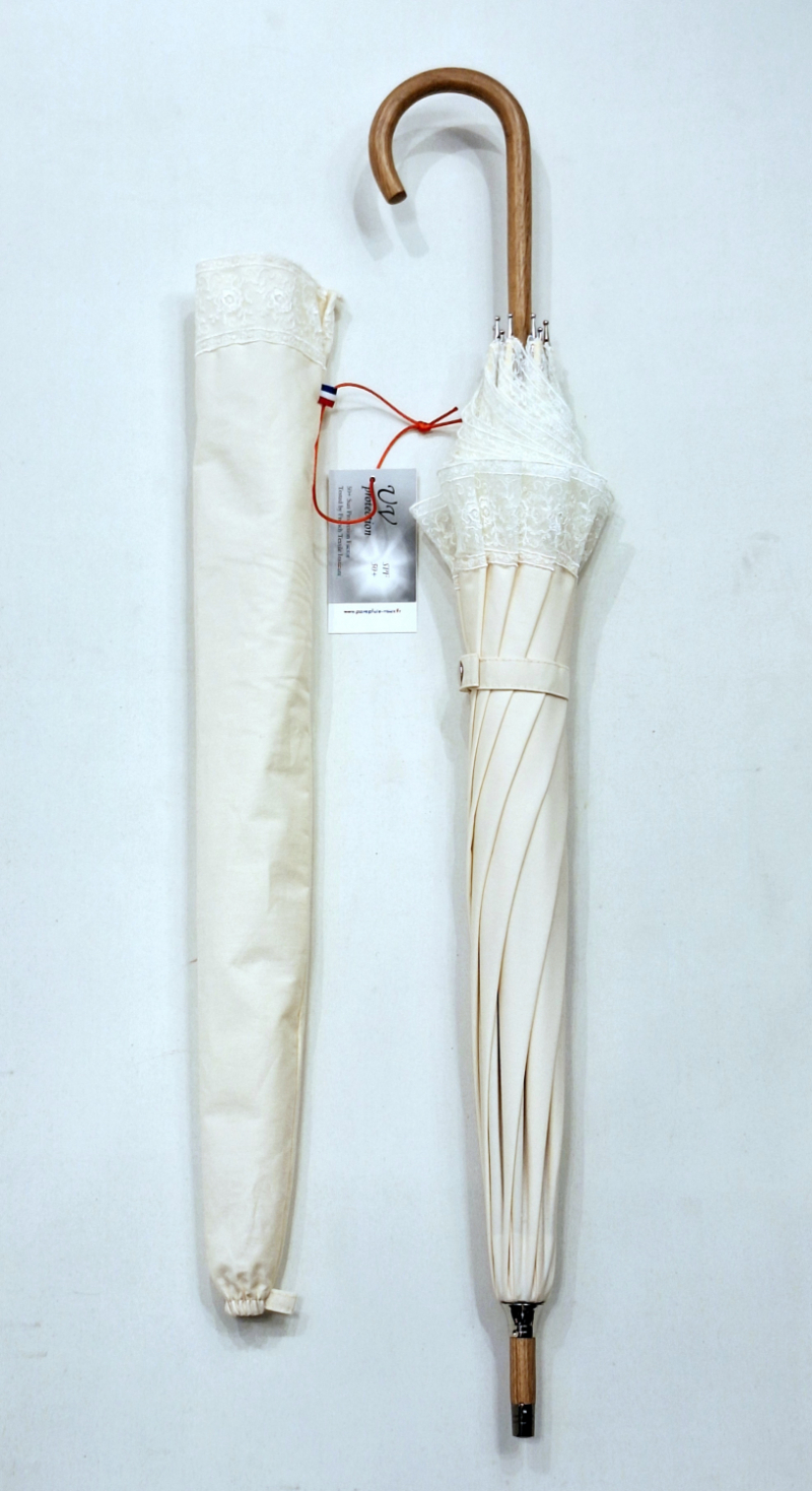  Ombrelle dentelle anti uv à 100% montage anglais chêne - Coton ivoire bordé de dentelle blanche - légère & française
