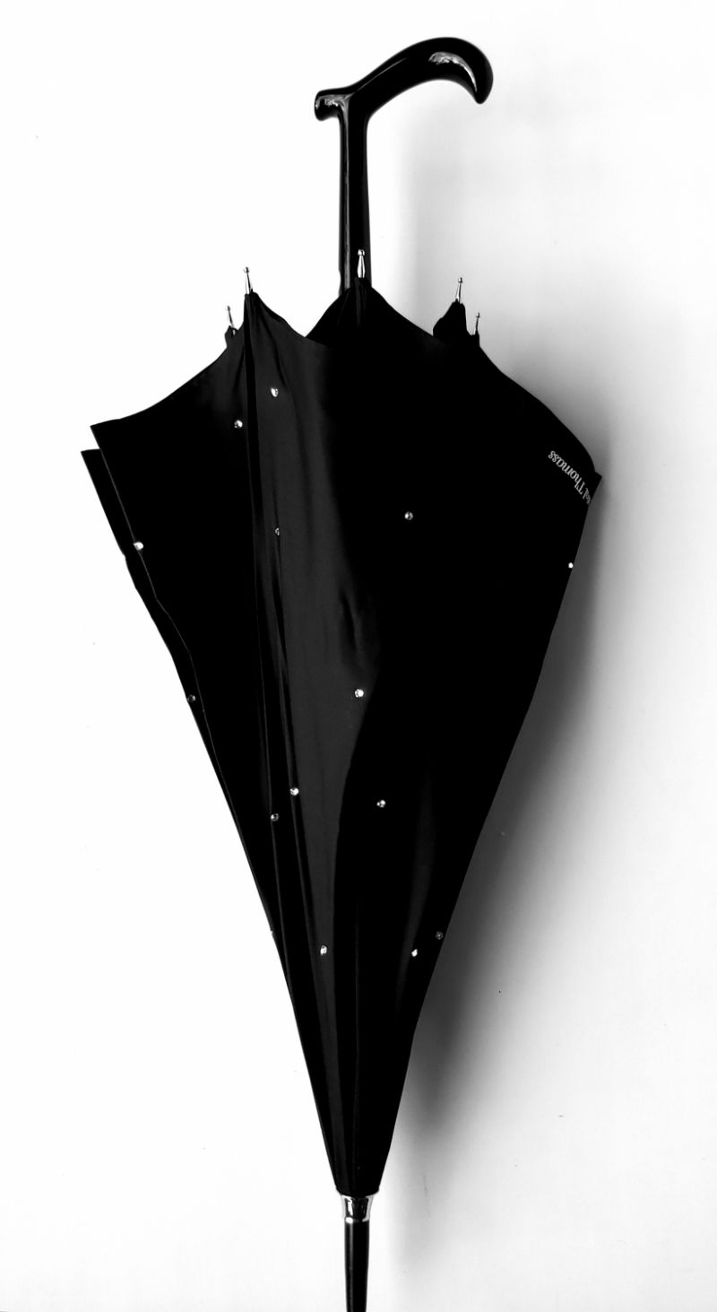 Parapluie Chantal Thomass pagode anti uv 50+ noir à strass Swaroski, légère et solide