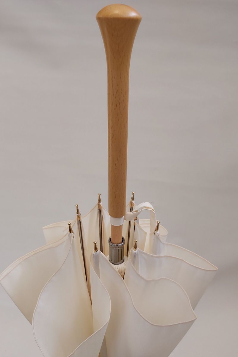 Ombrelle droite en coton ivoire anti uv sa poignée cone en bois française, légère et élégante