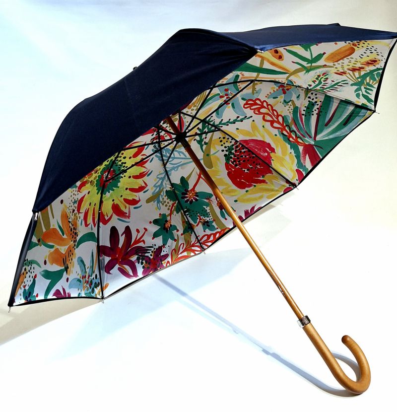 Parapluie long en bois doublé manuel bleu marine anti uv à 100% sur motif floral à l'intérieur Piganiol - Classique & résistant 