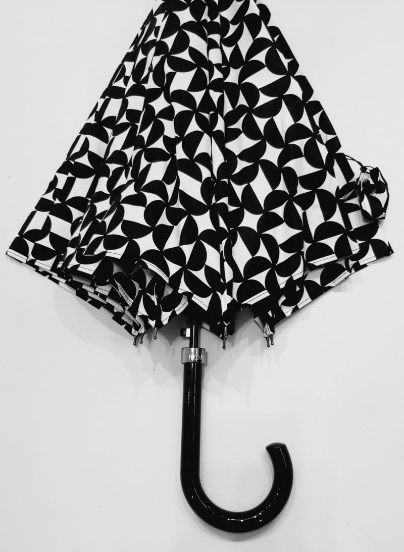 Parapluie long automatique noir & blanc à motif graphique PAULA d'Aurillac, léger et solide