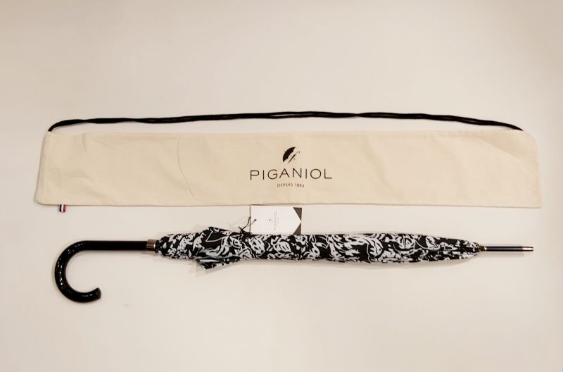 Parapluie long automatique des roses en noir & blanc ROSA d'Aurillac, léger et solide
