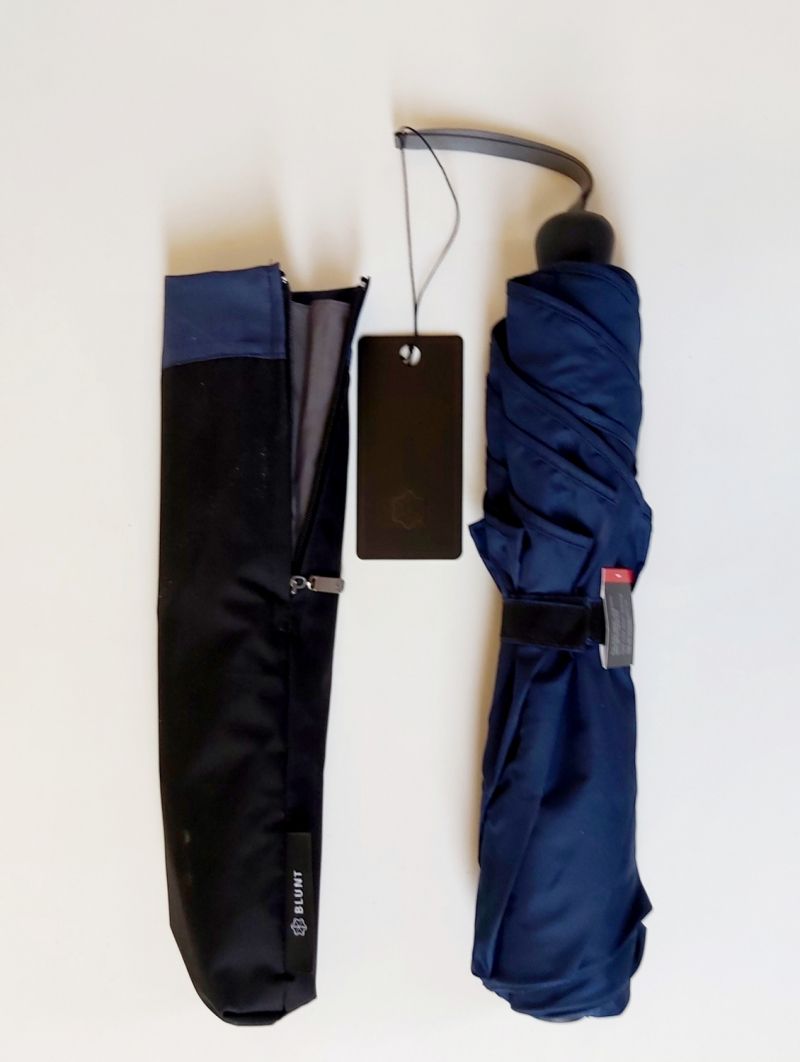 Parapluie Blunt Metro XS pliant bleu marine - léger 410g & qui ne se retourne pas