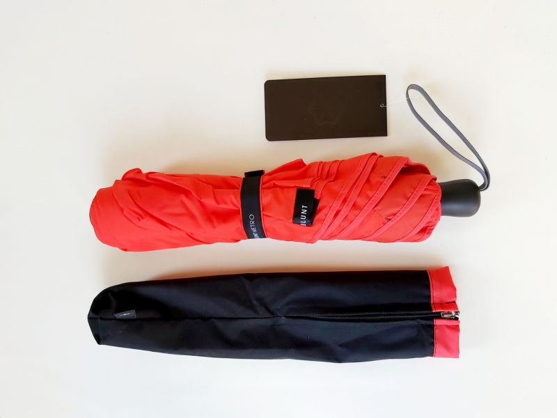 Parapluie Blunt XS Metro pliant uni rouge, léger et anti vent