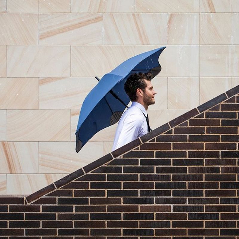 Parapluie Blunt XS Metro pliant uni bleu ciel, léger et anti vent