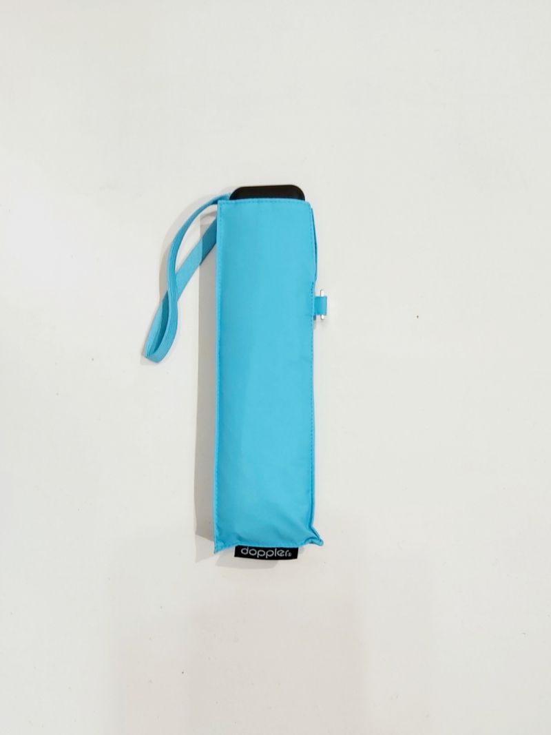  Parapluie mini extra plat pliant manuel uni bleu ciel Doppler, super fin léger 190g & solide