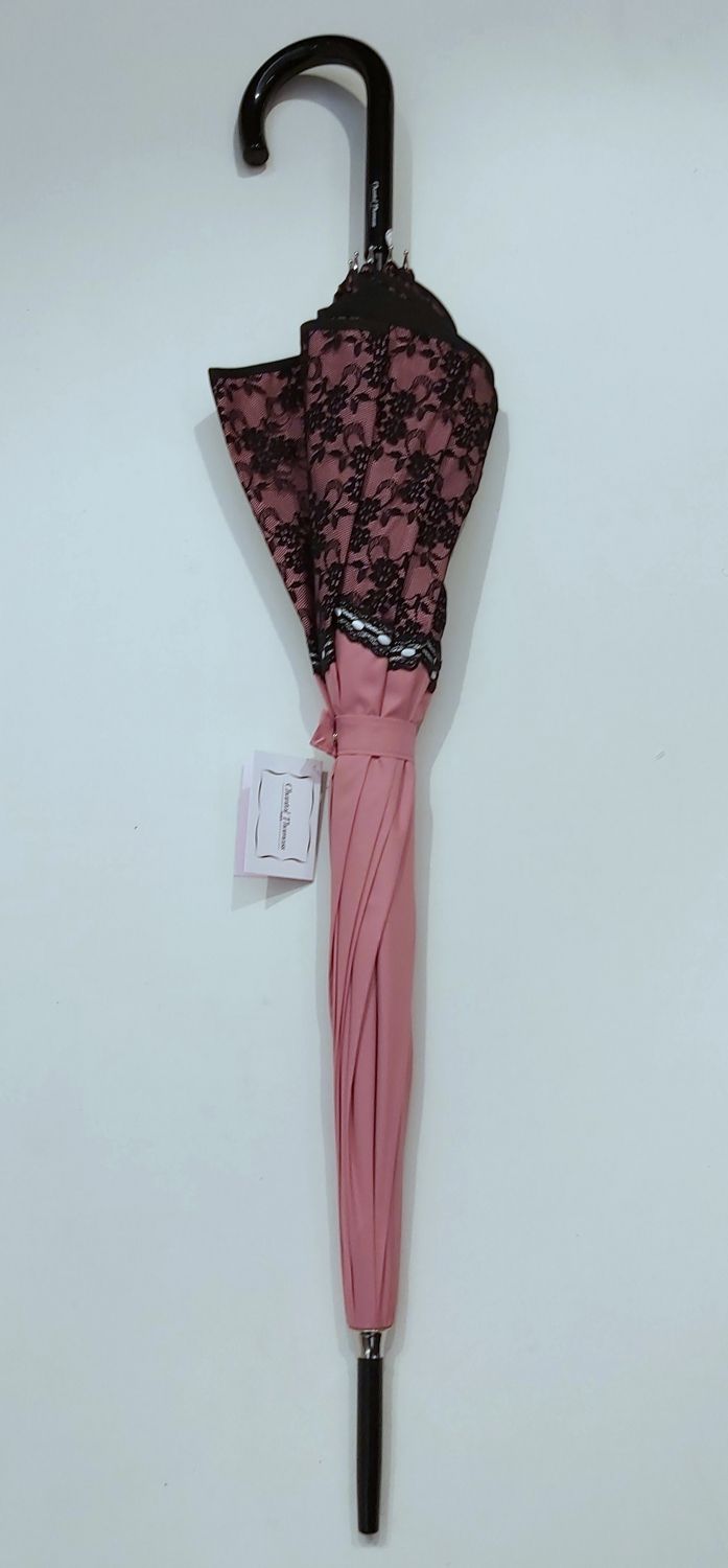 Parapluie Chantal Thomass pagode rose à dentelle raffinée en noir, élégant & chic