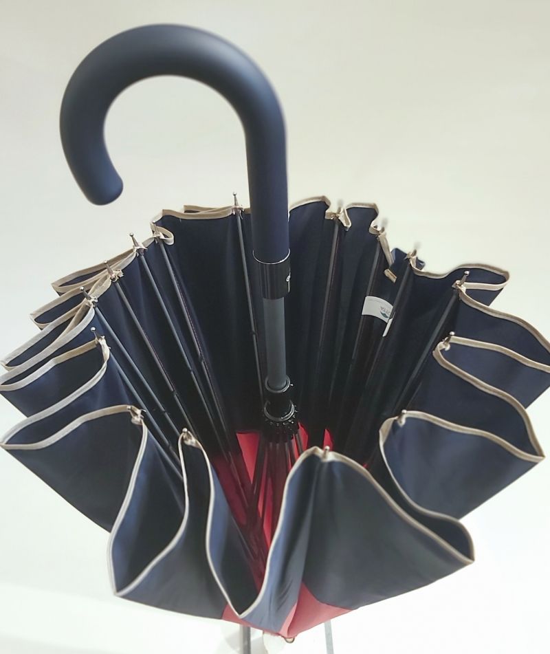 EXCLUSIF : Parapluie bicolore Marine & fuchsia 16 branches carbone Ezpeleta, grand et solide