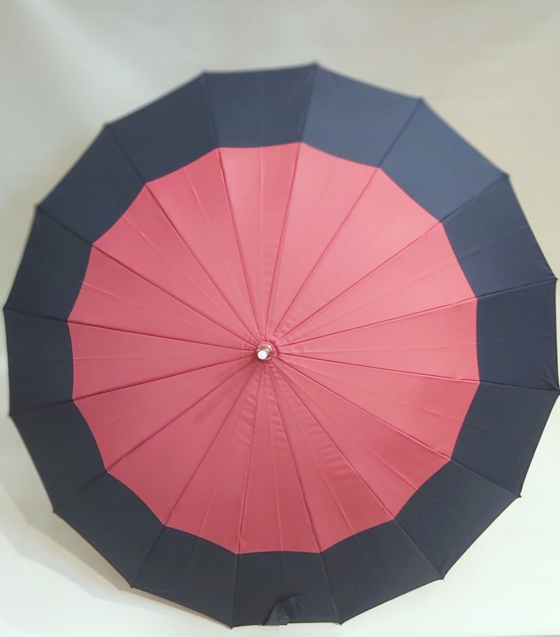 EXCLUSIF : Parapluie bicolore Marine & fuchsia 16 branches carbone Ezpeleta, grand et solide