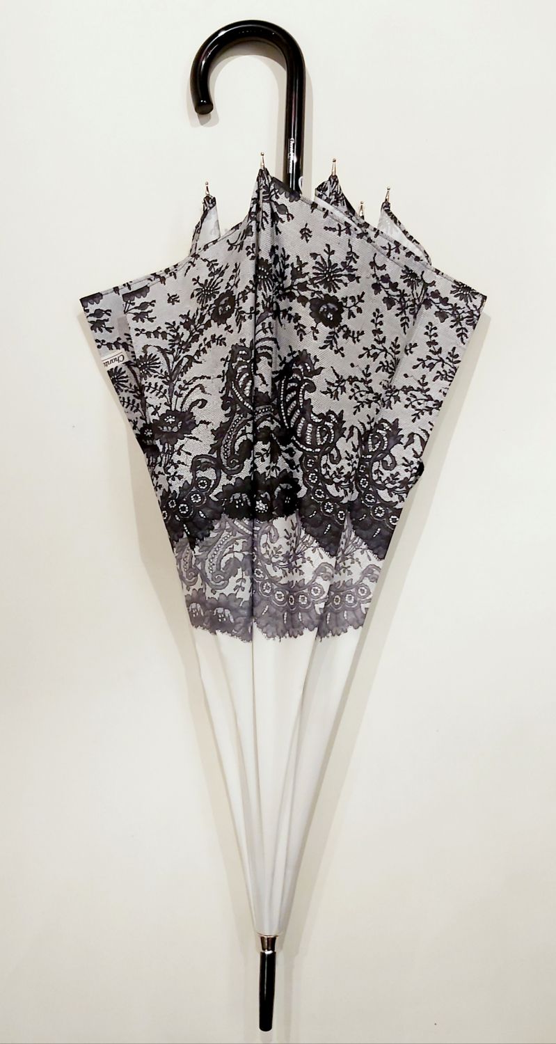 Parapluie Chantal Thomass pagode blanche à dentelle noire, élégant & anti uv 97%