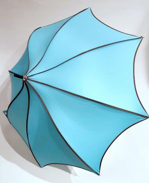 EXCLUSIVITE : Parapluie long pagode uni turquoise gansé / Guy de Jean, anti vent & original