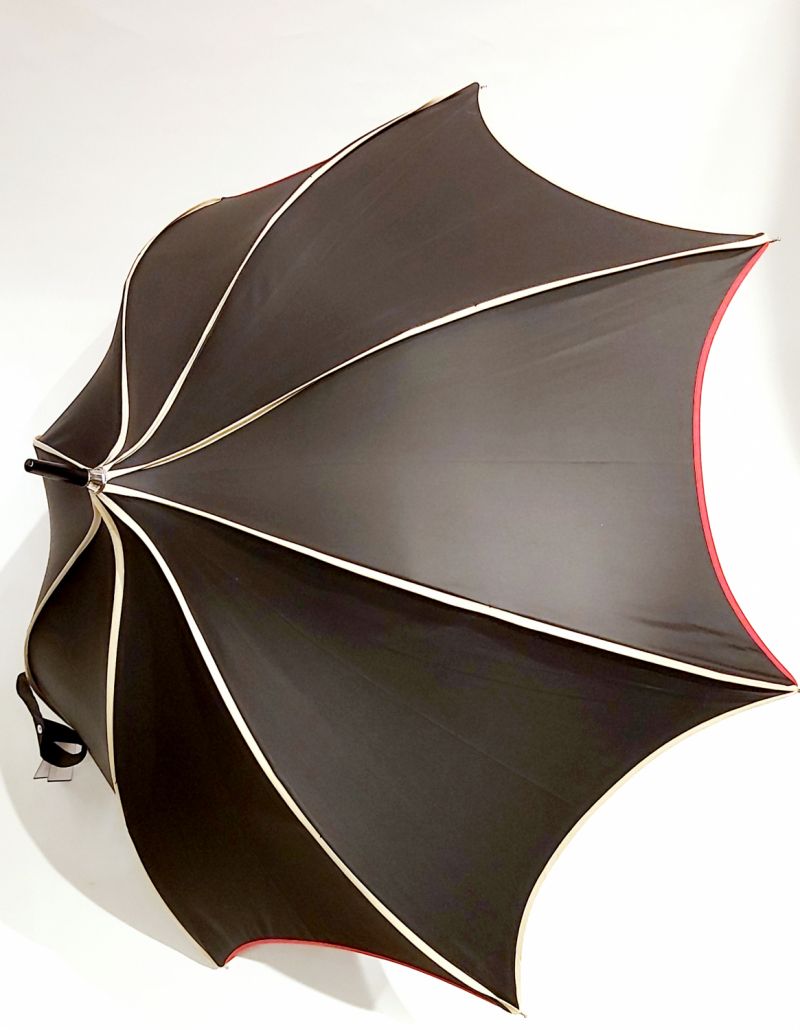 EXCLUSIVITE : Parapluie long pagode uni noir gansé / Guy de Jean, anti retournement & original