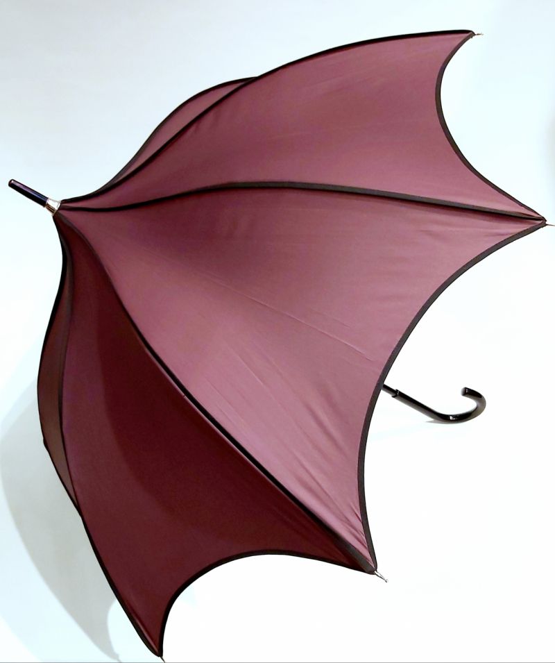 EXCLUSIVITE : Parapluie long pagode uni prune gansé noir / Guy de Jean, ne se retourne pas & original