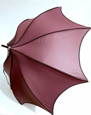 EXCLUSIVITE : Parapluie long pagode uni prune gansé noir / Guy de Jean, ne se retourne pas & original