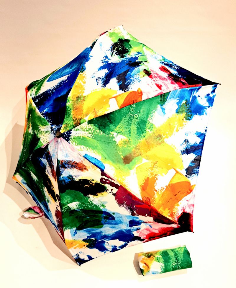 Petit parapluie micro open close imprimé panaché de couleurs Guy de Jean - léger et solide