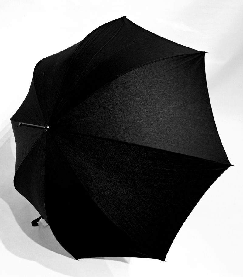 Parapluie long en coton noir anti uv auto & poignée courbe bois foncé- grande ombrelle légère anti uv à 98%