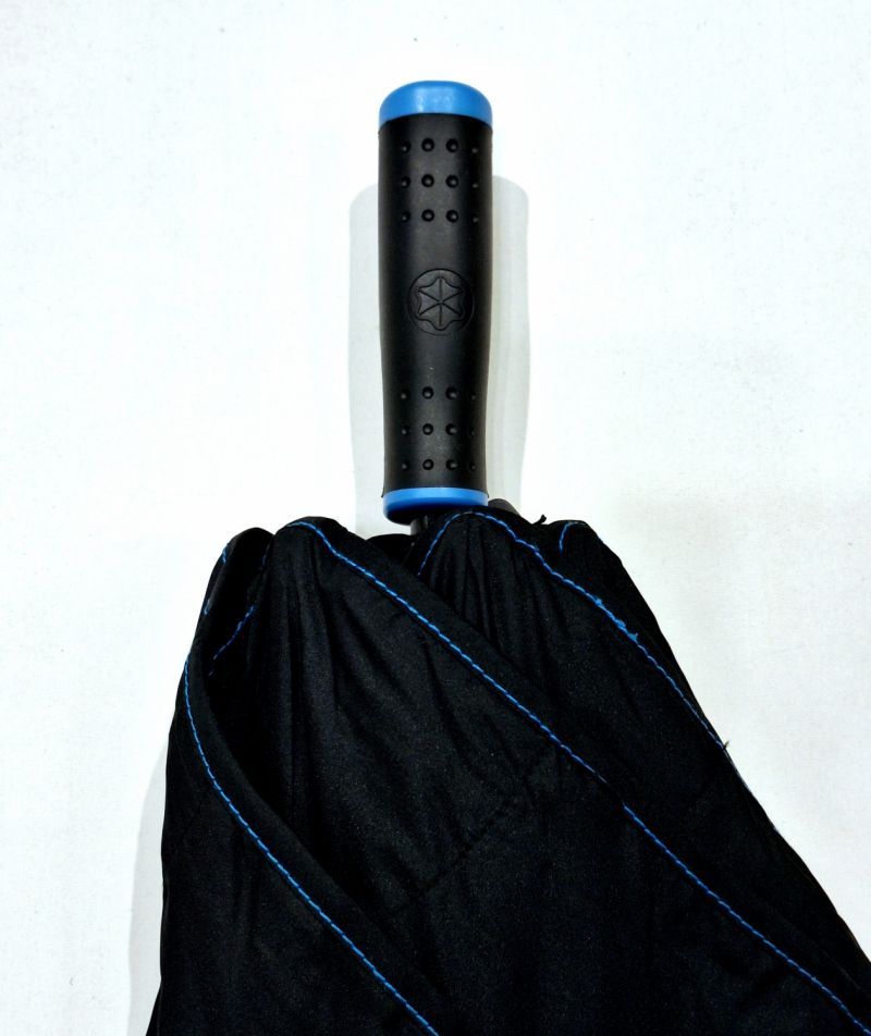 Parapluie Blunt Sport géant droit manuel uni noir/bleu (d 147 cm) Housse bandoulière - Solide & anti vent