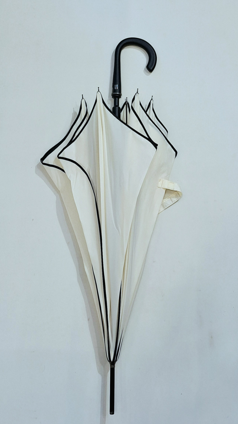 Parapluie long automatique en forme de fleur blanc biais noir P.Cardin - Résistant & Léger