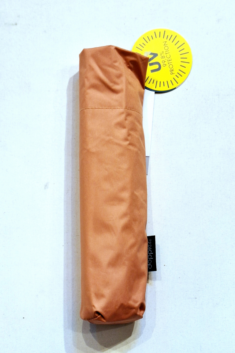 Parapluie mini pliant Anti UV 100% Corail / Noir manuel Ultra léger 135g - Doppler pas cher