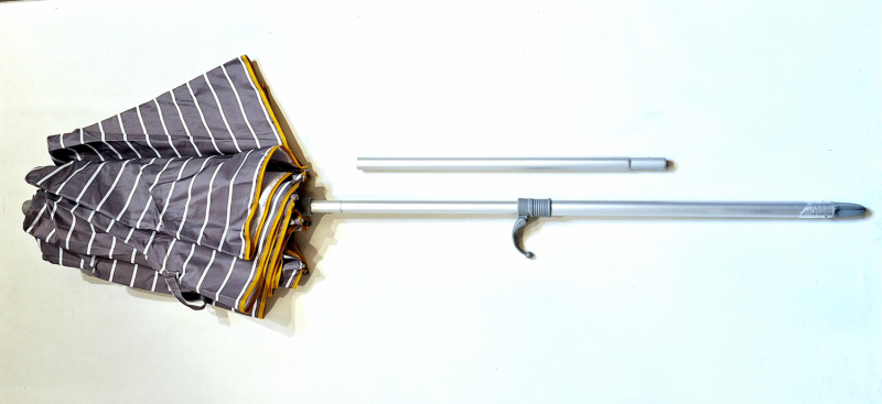 Parasol pliant rayé gris perle & blanc Housse bandoulière - ANTI UV 100% - Grand & résistant