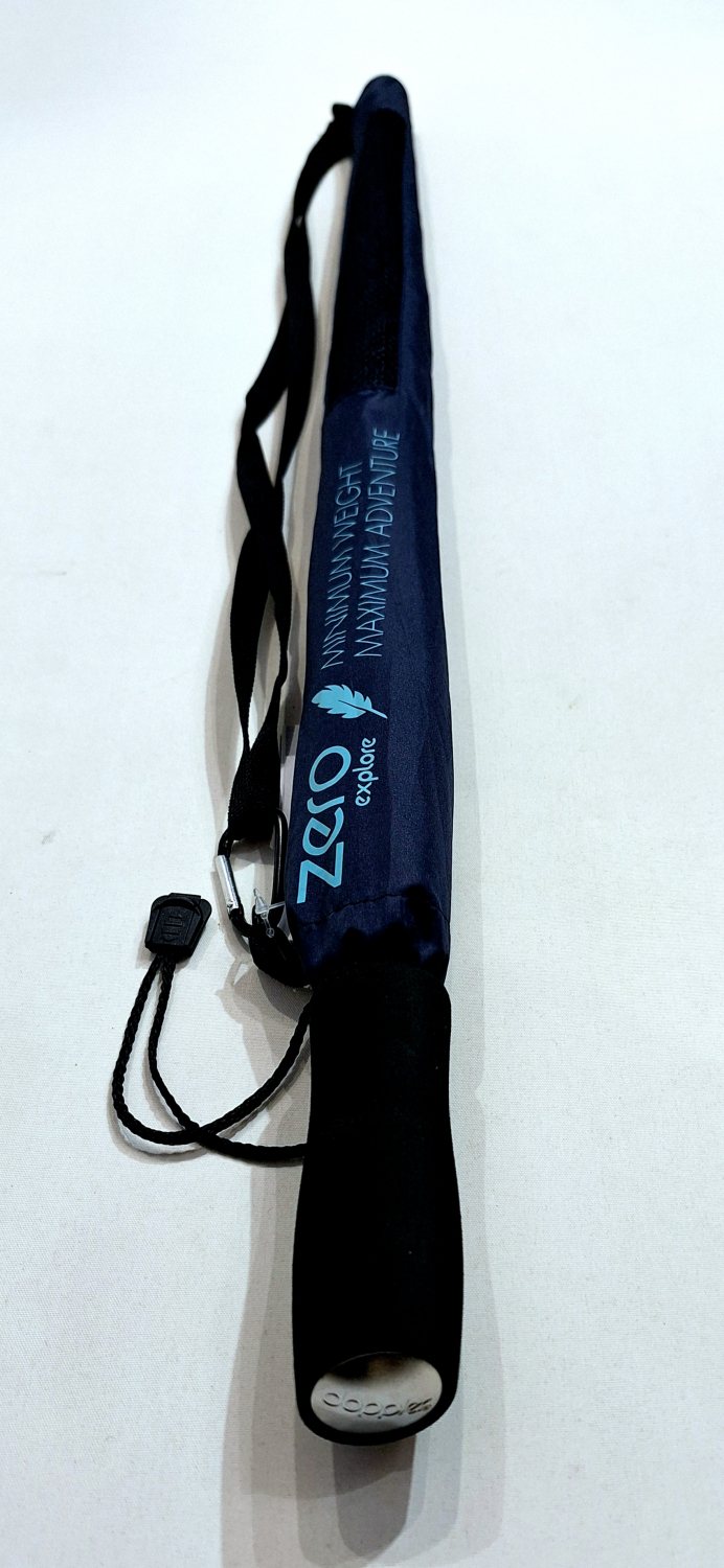 Parapluie portable ZERO bandoulière long droit manuel uni bleu marine Doppler - Grand 104 cm - Léger 280g & anti vent