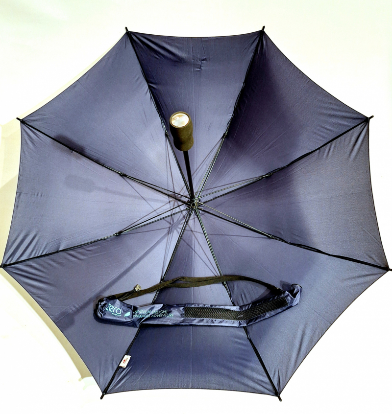 Parapluie portable ZERO bandoulière long droit manuel uni bleu marine Doppler - Grand 104 cm - Léger 280g & anti vent